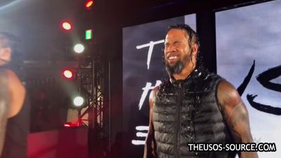 The_Usos_make_some_noise_in_Tokyo_mp4002.jpg