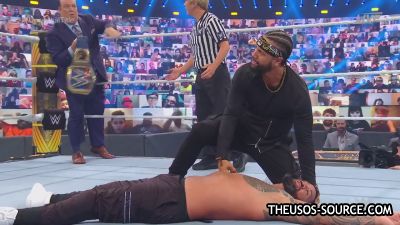 WWE_Clash_2020_mp42309.jpg