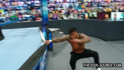 WWE_Friday_Night_SmackDown_2020_11_27_720p_HDTV_x264-NWCHD_mp44451.jpg
