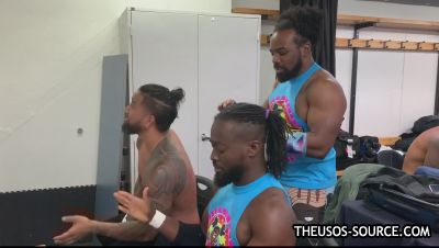 KOFI_KINGSTON_vs__JEY_USO_UpUpDownDown_Championship_Match_mp40474.jpg