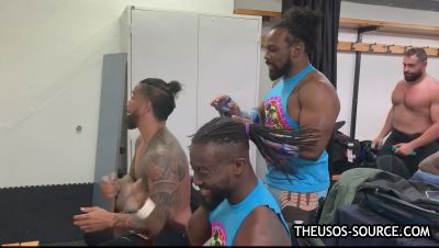 KOFI_KINGSTON_vs__JEY_USO_UpUpDownDown_Championship_Match_mp40479.jpg