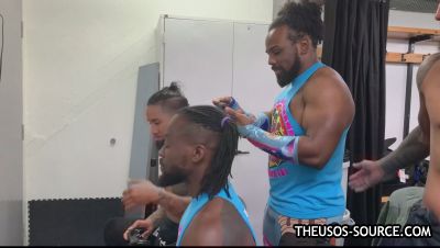 KOFI_KINGSTON_vs__JEY_USO_UpUpDownDown_Championship_Match_mp41010.jpg