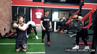 The_Usos___Athlean-X_PART_TWO___Ep_00_06_11_08_570.jpg