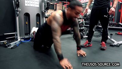 The_Usos___Athlean-X_PART_TWO___Ep_00_16_46_08_1565.jpg