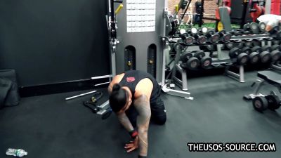 The_Usos___Athlean-X_PART_TWO___Ep_00_18_52_06_1762.jpg