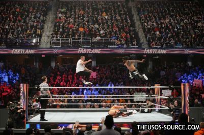 wwe-fastlane-2019-shane-mcmahon-e-the-miz-vs-the-usos-c-11-maxw-1280.jpg