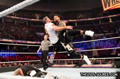 wwe-fastlane-2019-shane-mcmahon-e-the-miz-vs-the-usos-c-13-maxw-1280.jpg